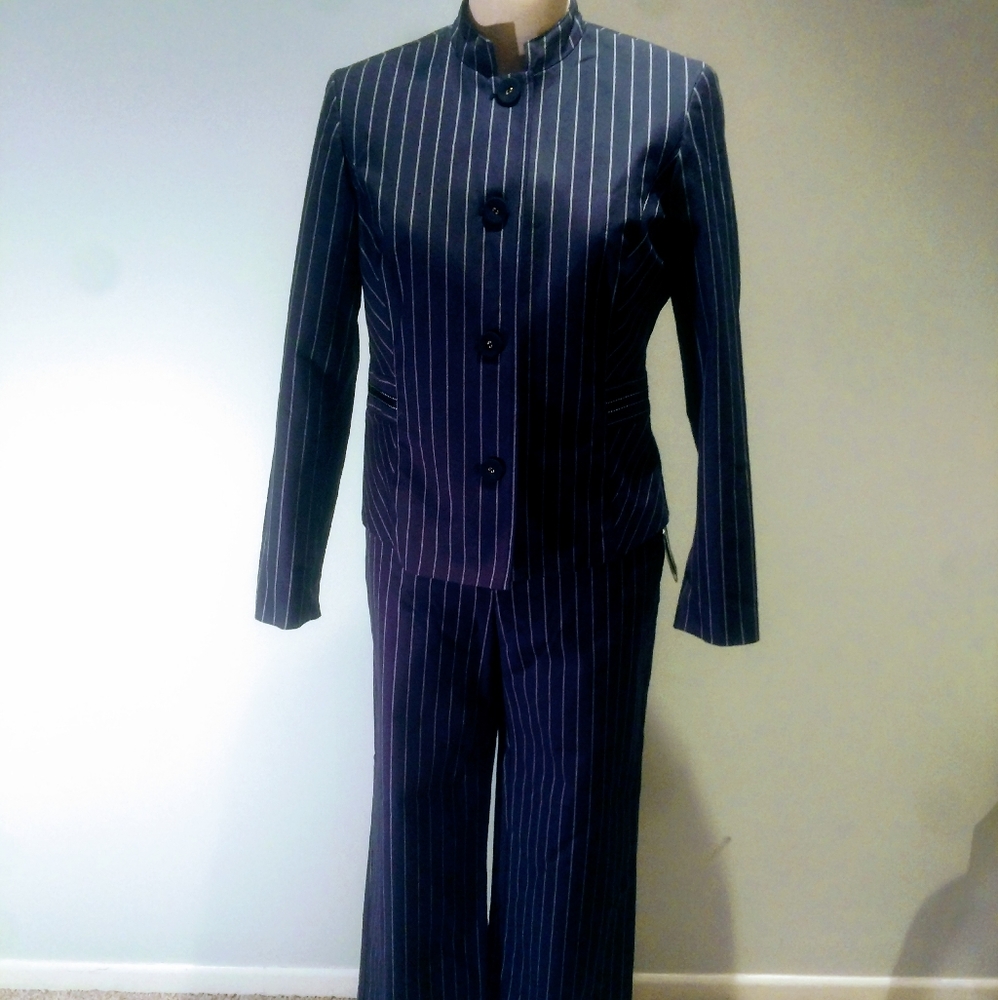 Liz Claiborne Michaela Women Suit
